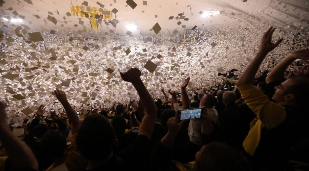 Καταιγιστικός Άρης συνέτριψε το Αμβούργο στο «καυτό» Παλέ